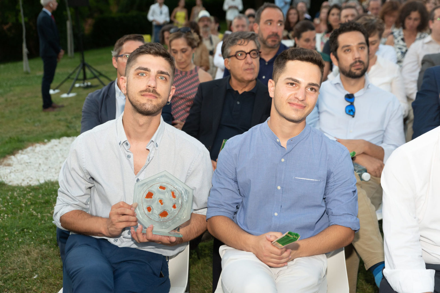 David y Eloy, integrantes de Kracia, recogieron el premio al mejor proyecto emprendedor del año